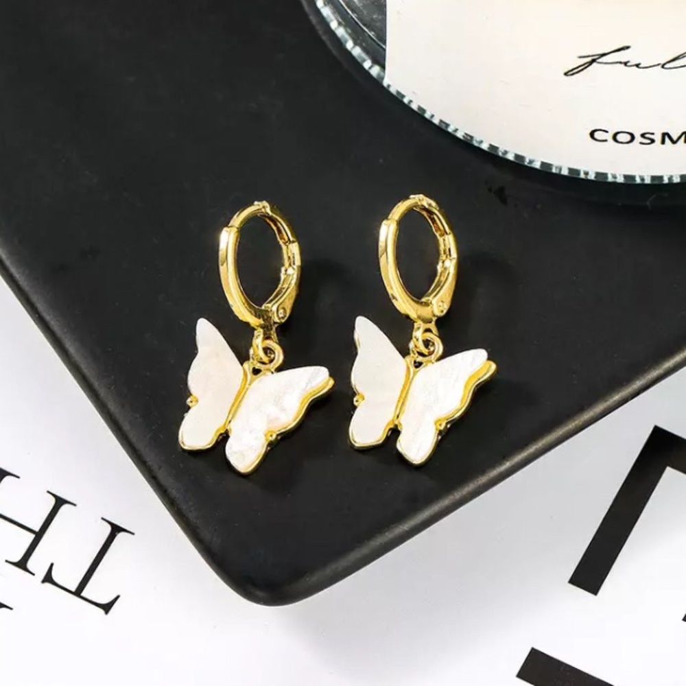Butterfly hoops earrings